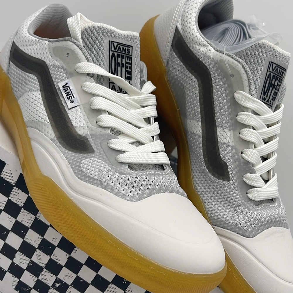 Vans Men’s Ave Knit. White/Gum
VN0005UW9DH
Sneakers - Picture 8 of 16